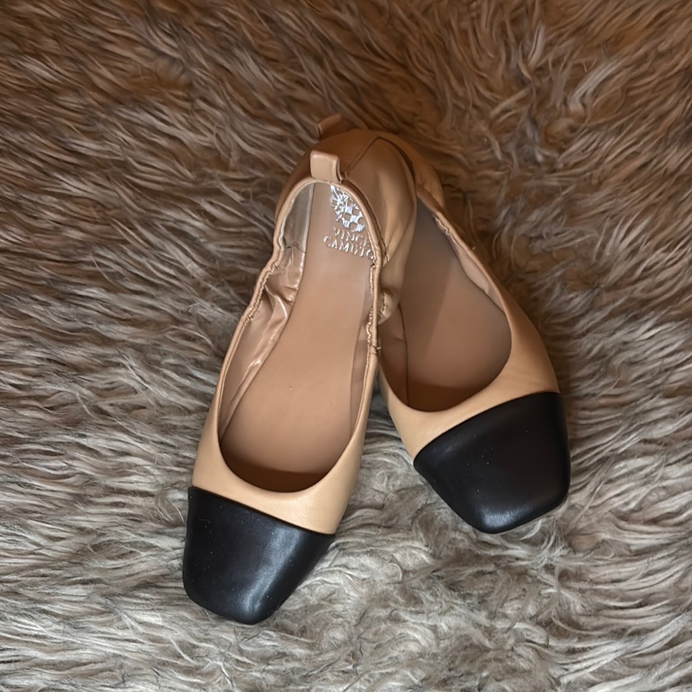 Vince Camuto-Women's Black and Tan Ballet Flats-Like New!✨